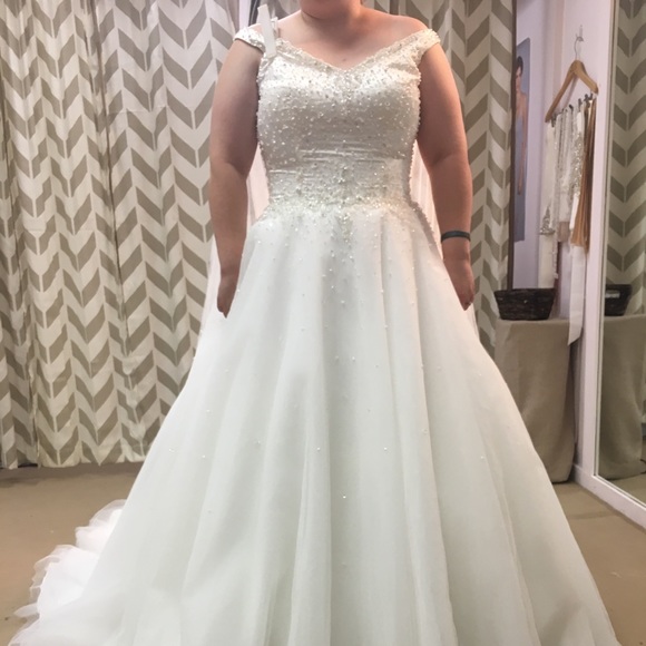 NWT Alfred Angelo Disney Elsa Wedding Dress - Picture 1 of 10